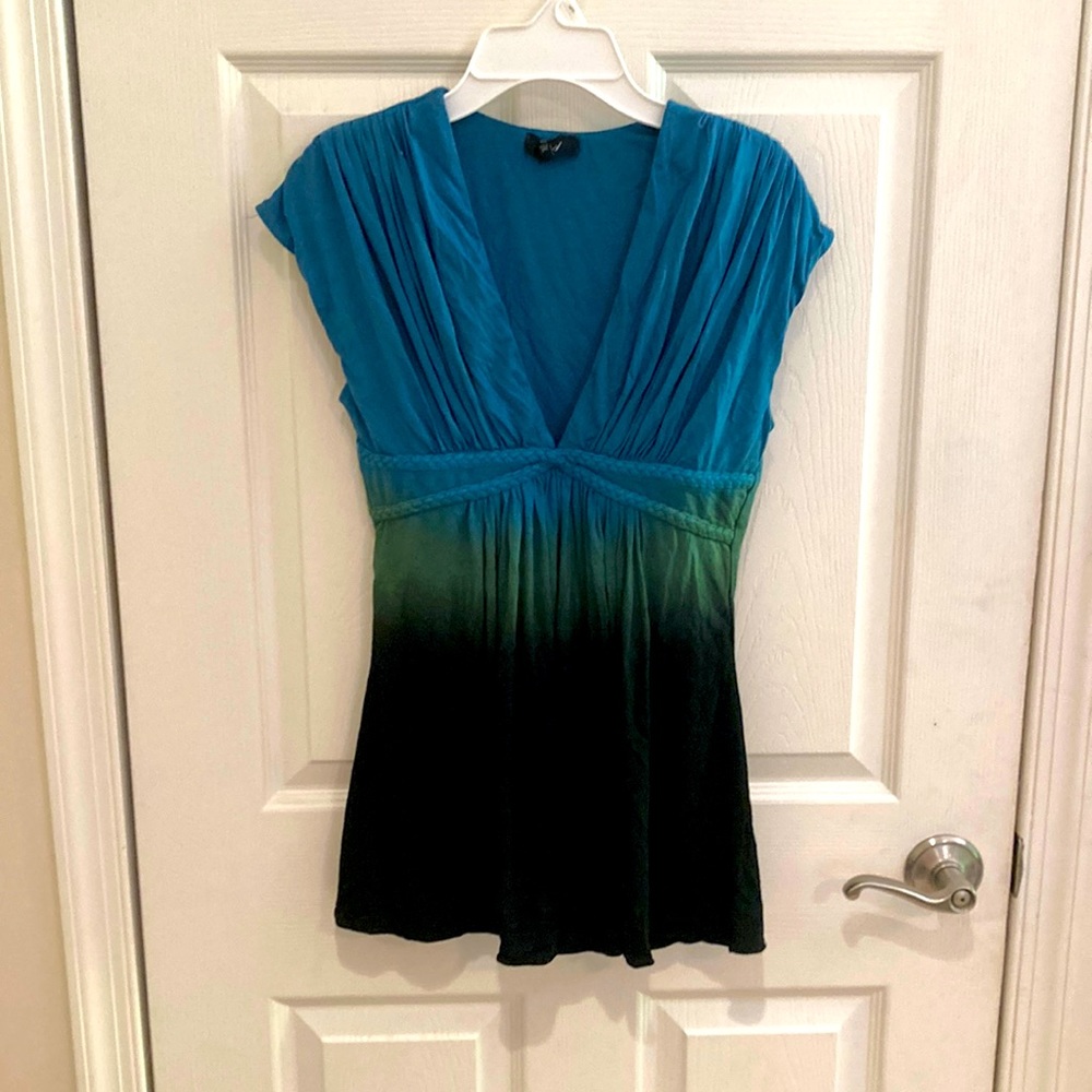 Sky women’s blue green black ombré top in size medium.